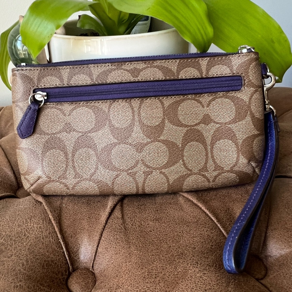 Coach Peyton Signature Wristlet Zipper Go Go Wallet with Purple Trim-  F49965 - Picture 4 of 12